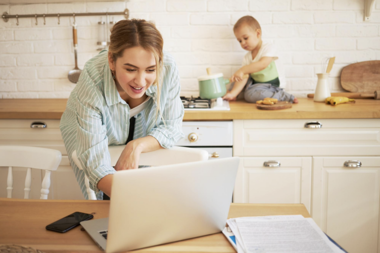 How Working Moms Can Balance Kids’ Busy Schedules and Find More Downtime